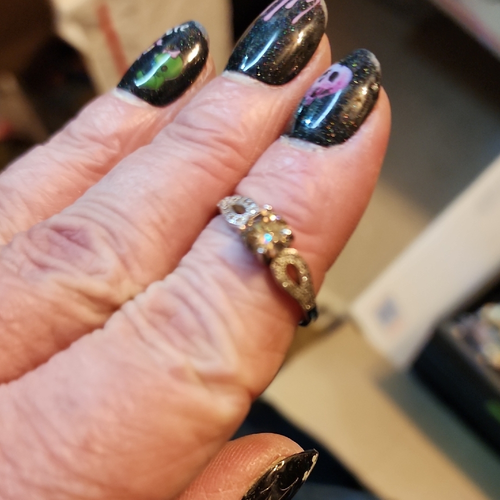 Elegant Silver Ring with Gemstone